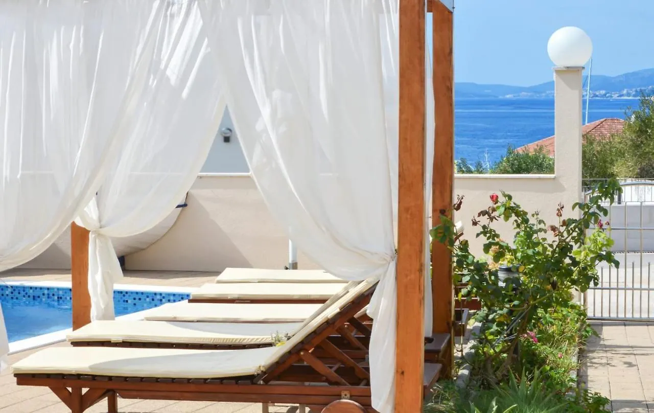 Apartments Santo Trogir - Okrug Gornji