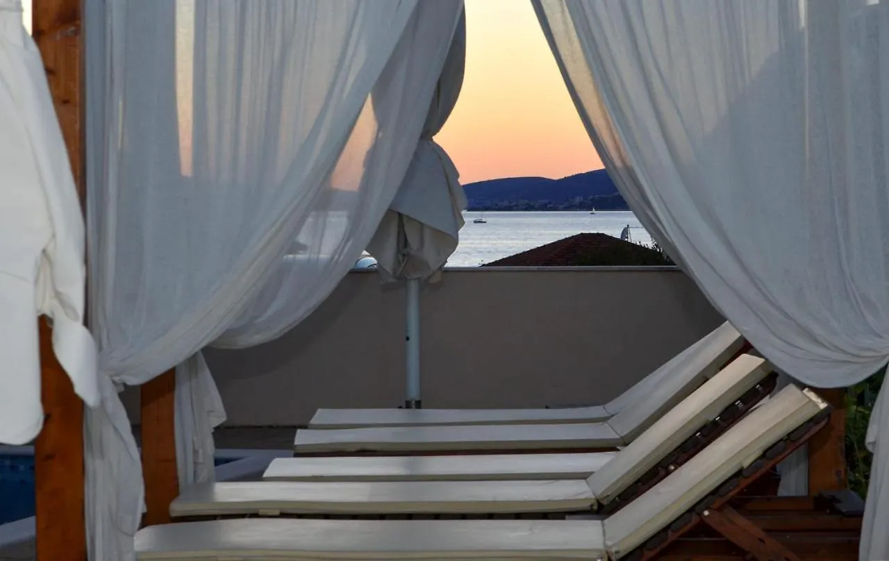 Apartments Santo Trogir - Okrug Gornji