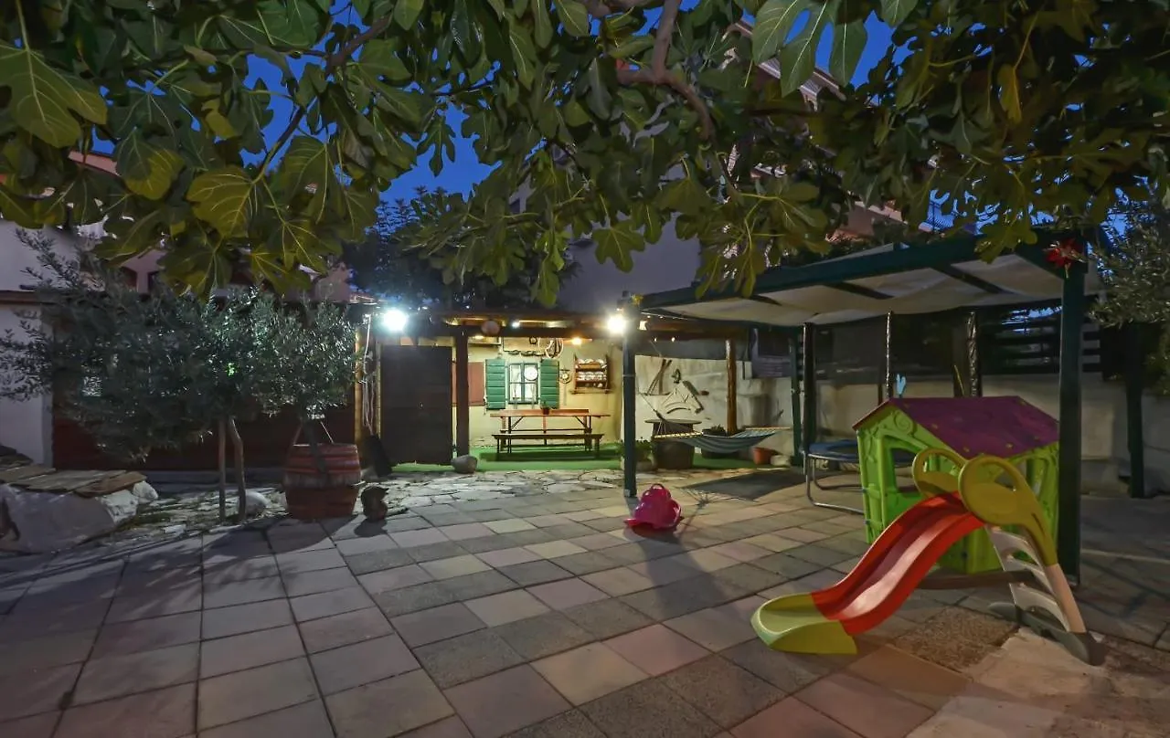 Apartments Santo Trogir - Okrug Gornji Croatia