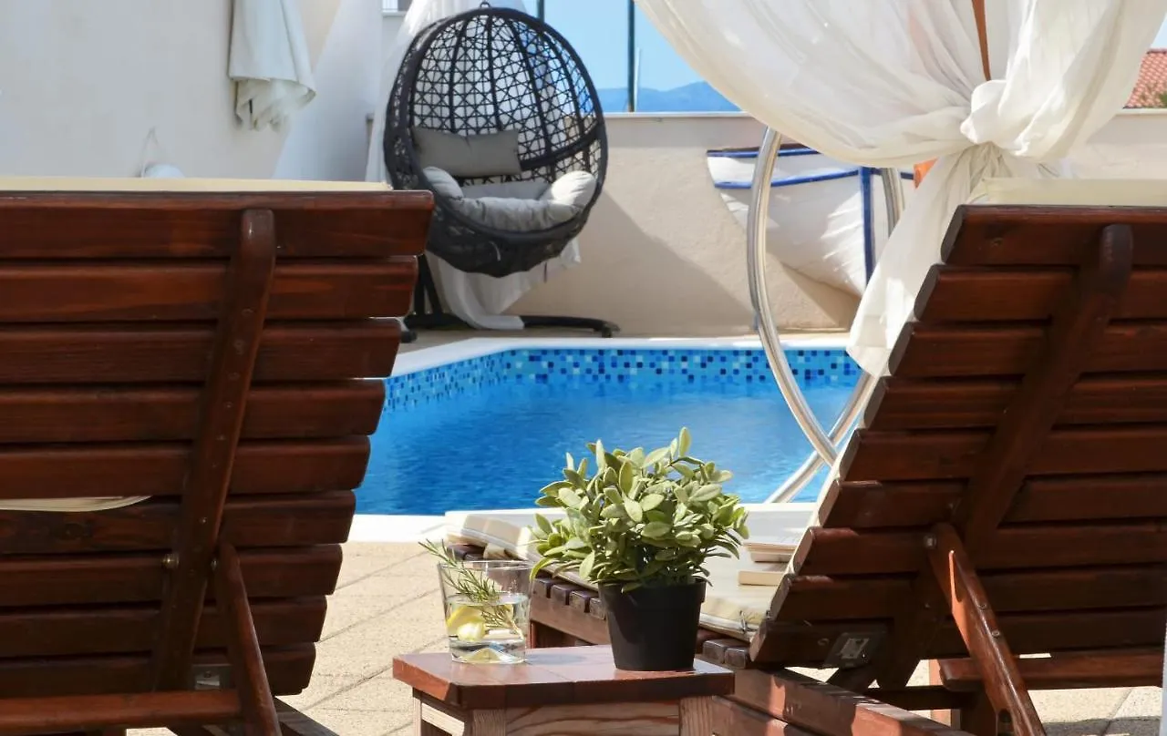 Apartments Santo Trogir - Okrug Gornji